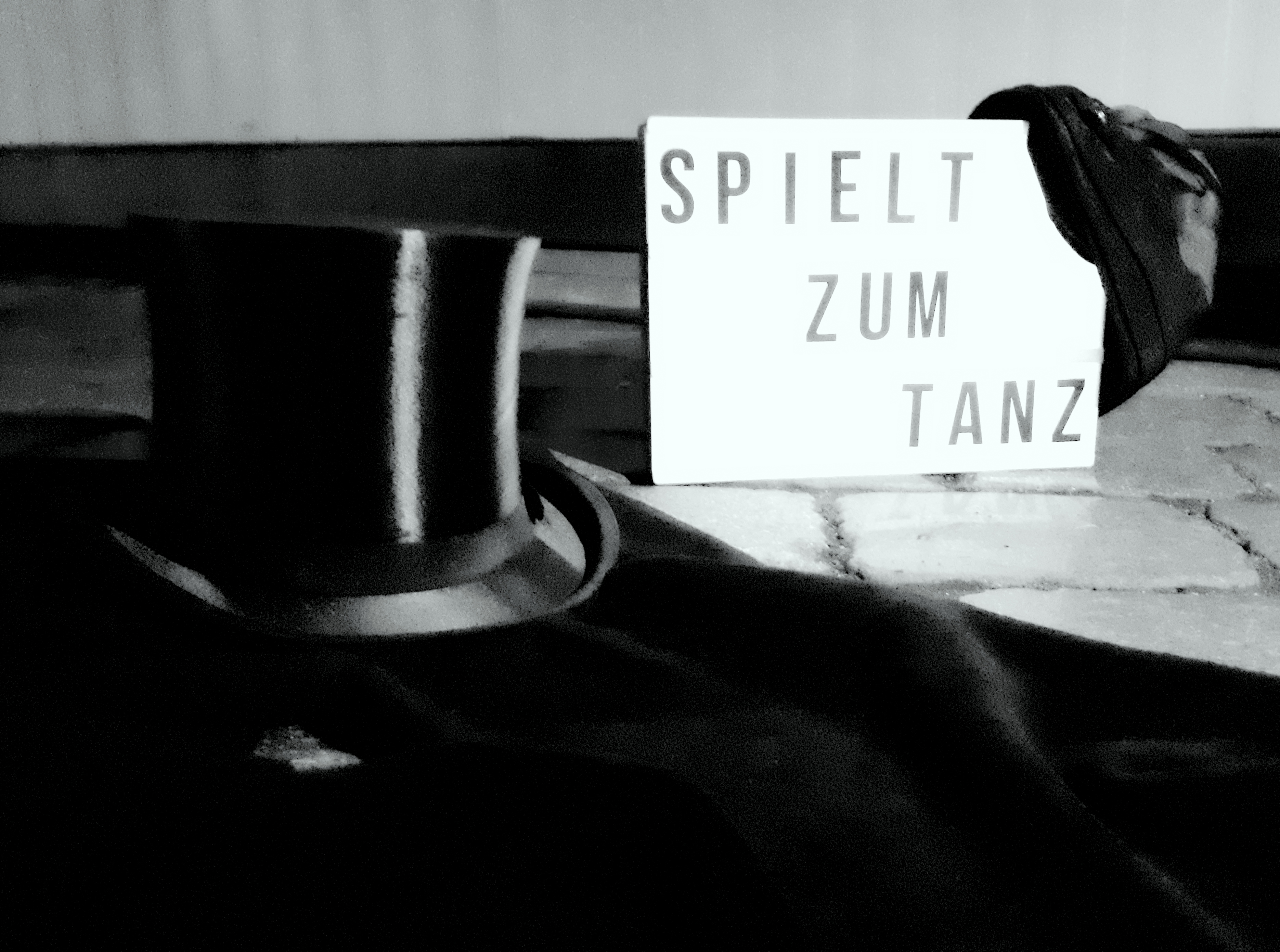 Performance "Spielt zum Tanz"